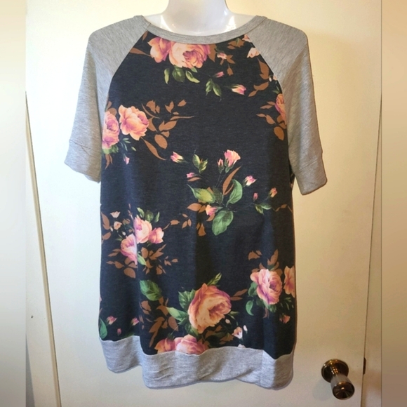 Flower Tee - Picture 3 of 7